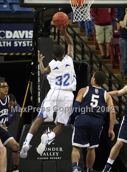 Thumbnail 3 in Capital Christian vs. Central Catholic (CIF SJS D5 Final) photogallery.
