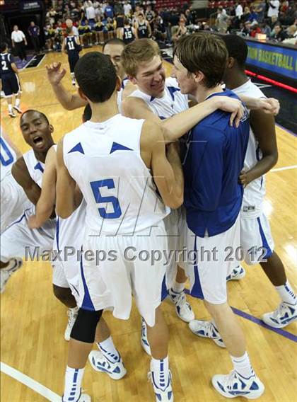 Thumbnail 2 in Capital Christian vs. Central Catholic (CIF SJS D5 Final) photogallery.