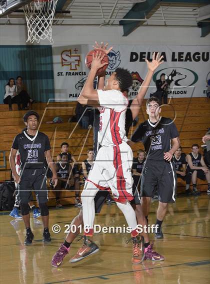 Thumbnail 3 in Pleasant Grove vs. College Park (Adidas Challenge) photogallery.