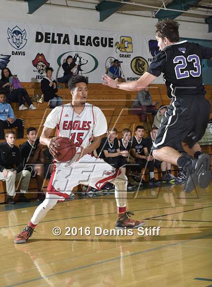 Thumbnail 3 in Pleasant Grove vs. College Park (Adidas Challenge) photogallery.