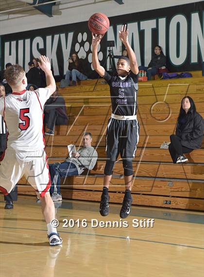 Thumbnail 2 in Pleasant Grove vs. College Park (Adidas Challenge) photogallery.