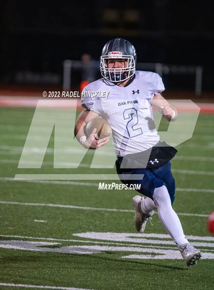 Thumbnail 1 in Oak Park vs. Fort Osage (MSHSAA Class 5 District 8 Championship) photogallery.