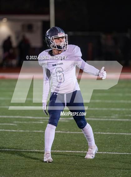 Thumbnail 3 in Oak Park vs. Fort Osage (MSHSAA Class 5 District 8 Championship) photogallery.