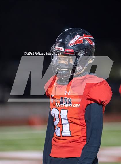 Thumbnail 1 in Oak Park vs. Fort Osage (MSHSAA Class 5 District 8 Championship) photogallery.