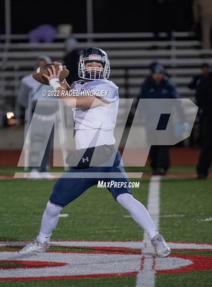 Thumbnail 3 in Oak Park vs. Fort Osage (MSHSAA Class 5 District 8 Championship) photogallery.