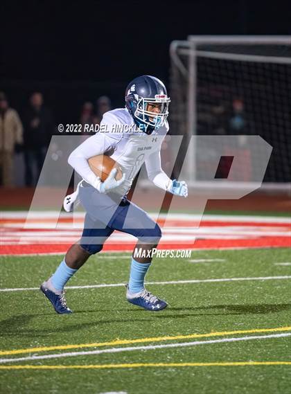 Thumbnail 3 in Oak Park vs. Fort Osage (MSHSAA Class 5 District 8 Championship) photogallery.