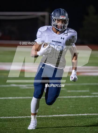 Thumbnail 1 in Oak Park vs. Fort Osage (MSHSAA Class 5 District 8 Championship) photogallery.