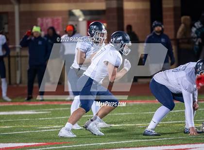 Thumbnail 3 in Oak Park vs. Fort Osage (MSHSAA Class 5 District 8 Championship) photogallery.