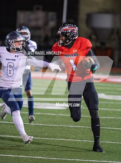 Thumbnail 1 in Oak Park vs. Fort Osage (MSHSAA Class 5 District 8 Championship) photogallery.
