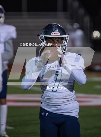 Thumbnail 1 in Oak Park vs. Fort Osage (MSHSAA Class 5 District 8 Championship) photogallery.