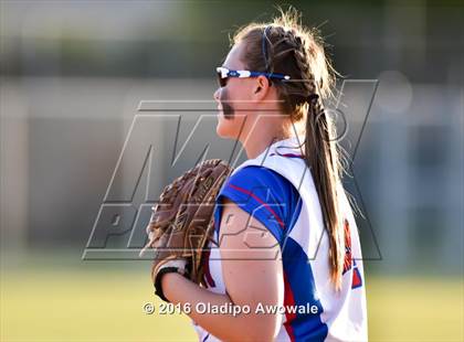 Thumbnail 1 in Rockwall vs. Midway (UIL 6A Region II Quarterfinal) photogallery.