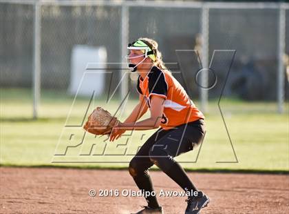 Thumbnail 3 in Rockwall vs. Midway (UIL 6A Region II Quarterfinal) photogallery.