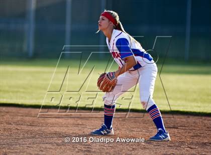 Thumbnail 3 in Rockwall vs. Midway (UIL 6A Region II Quarterfinal) photogallery.