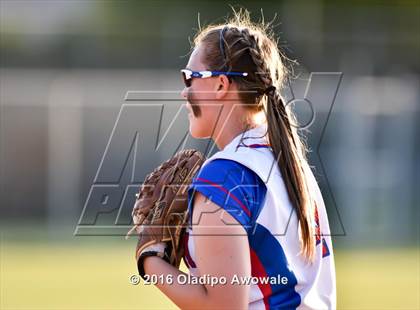 Thumbnail 3 in Rockwall vs. Midway (UIL 6A Region II Quarterfinal) photogallery.
