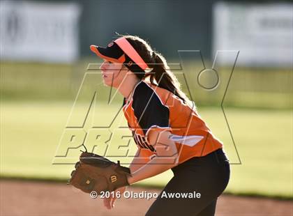 Thumbnail 2 in Rockwall vs. Midway (UIL 6A Region II Quarterfinal) photogallery.