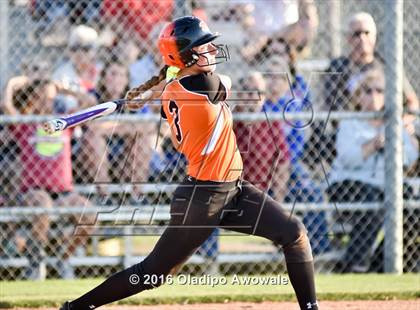 Thumbnail 1 in Rockwall vs. Midway (UIL 6A Region II Quarterfinal) photogallery.