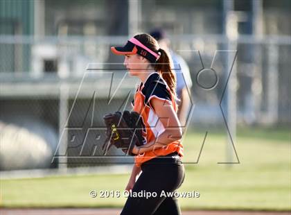 Thumbnail 2 in Rockwall vs. Midway (UIL 6A Region II Quarterfinal) photogallery.