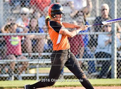 Thumbnail 3 in Rockwall vs. Midway (UIL 6A Region II Quarterfinal) photogallery.