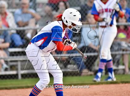Thumbnail 2 in Rockwall vs. Midway (UIL 6A Region II Quarterfinal) photogallery.