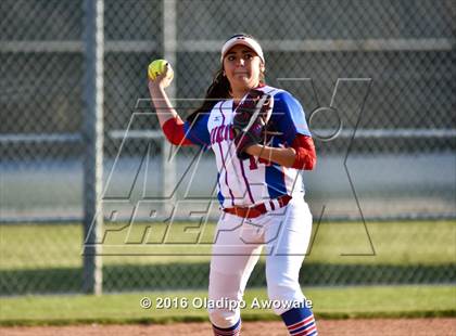 Thumbnail 1 in Rockwall vs. Midway (UIL 6A Region II Quarterfinal) photogallery.