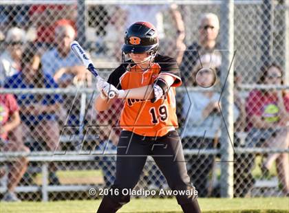 Thumbnail 2 in Rockwall vs. Midway (UIL 6A Region II Quarterfinal) photogallery.