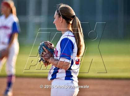 Thumbnail 3 in Rockwall vs. Midway (UIL 6A Region II Quarterfinal) photogallery.
