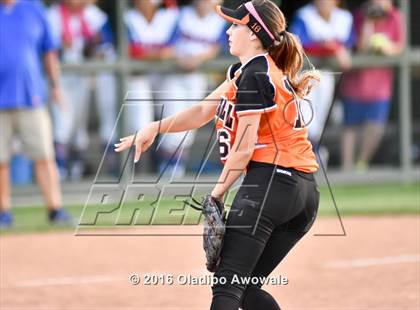 Thumbnail 3 in Rockwall vs. Midway (UIL 6A Region II Quarterfinal) photogallery.