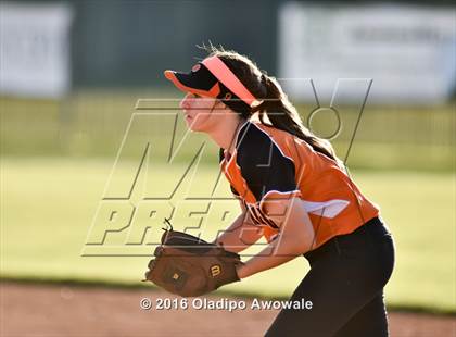 Thumbnail 1 in Rockwall vs. Midway (UIL 6A Region II Quarterfinal) photogallery.