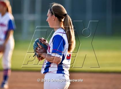 Thumbnail 1 in Rockwall vs. Midway (UIL 6A Region II Quarterfinal) photogallery.
