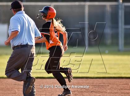 Thumbnail 1 in Rockwall vs. Midway (UIL 6A Region II Quarterfinal) photogallery.