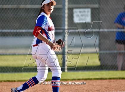 Thumbnail 3 in Rockwall vs. Midway (UIL 6A Region II Quarterfinal) photogallery.