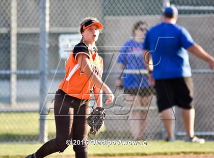 Thumbnail 3 in Rockwall vs. Midway (UIL 6A Region II Quarterfinal) photogallery.