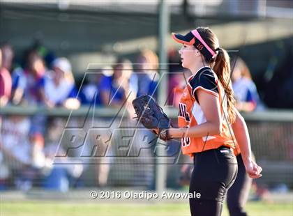 Thumbnail 1 in Rockwall vs. Midway (UIL 6A Region II Quarterfinal) photogallery.