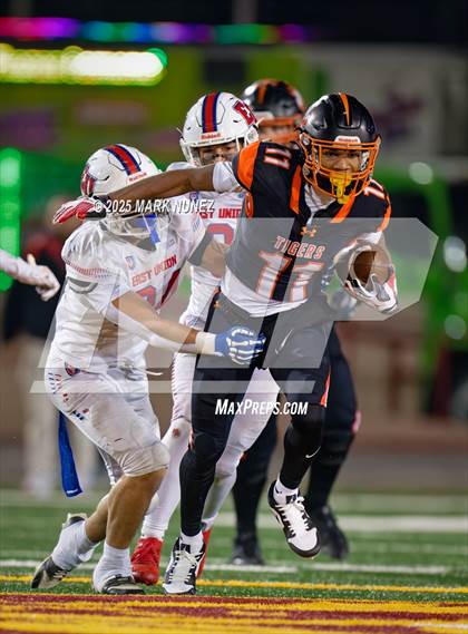Thumbnail 3 in East Union @ Roseville (CIF SJS Division 4 Final) photogallery.