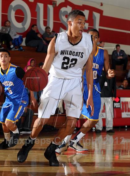 Thumbnail 2 in Muir vs. Renaissance Academy (Rose City Roundball Classic) photogallery.