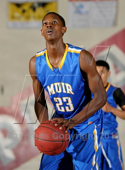 Thumbnail 2 in Muir vs. Renaissance Academy (Rose City Roundball Classic) photogallery.