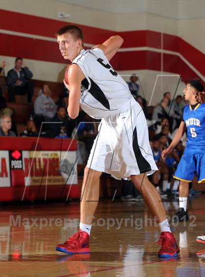 Thumbnail 3 in Muir vs. Renaissance Academy (Rose City Roundball Classic) photogallery.