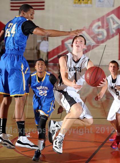 Thumbnail 3 in Muir vs. Renaissance Academy (Rose City Roundball Classic) photogallery.
