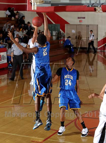 Thumbnail 1 in Muir vs. Renaissance Academy (Rose City Roundball Classic) photogallery.
