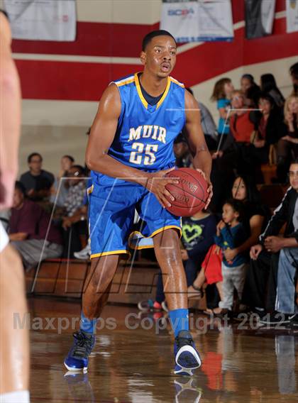 Thumbnail 1 in Muir vs. Renaissance Academy (Rose City Roundball Classic) photogallery.