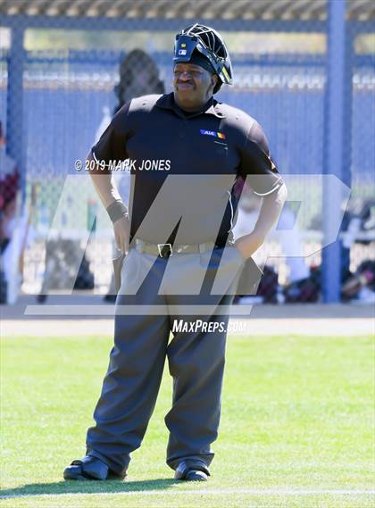 Thumbnail 2 in Fayetteville vs. Jenks (Coach Bob Invitational)  photogallery.