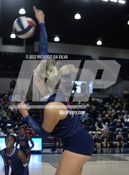 Thumbnail 2 in Tompkins vs Cinco Ranch (UIL 6A Region 3 & 4 Final) photogallery.