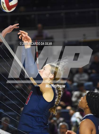 Thumbnail 3 in Tompkins vs Cinco Ranch (UIL 6A Region 3 & 4 Final) photogallery.