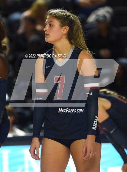 Thumbnail 2 in Tompkins vs Cinco Ranch (UIL 6A Region 3 & 4 Final) photogallery.