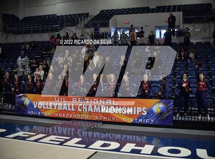 Thumbnail 2 in Tompkins vs Cinco Ranch (UIL 6A Region 3 & 4 Final) photogallery.