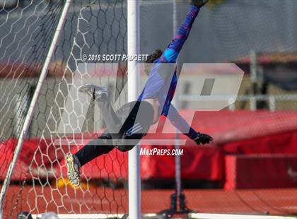 Thumbnail 3 in Vincent Memorial vs. West Shores (CIF SDS D5 Final) photogallery.
