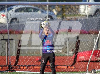Thumbnail 3 in Vincent Memorial vs. West Shores (CIF SDS D5 Final) photogallery.