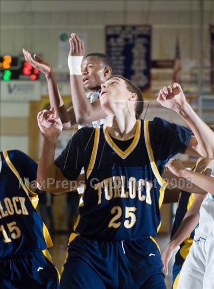Thumbnail 2 in Turlock vs Sheldon (Modesto Christian Classic) photogallery.