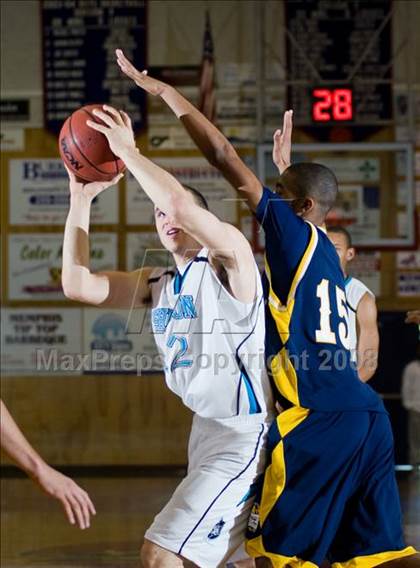 Thumbnail 2 in Turlock vs Sheldon (Modesto Christian Classic) photogallery.