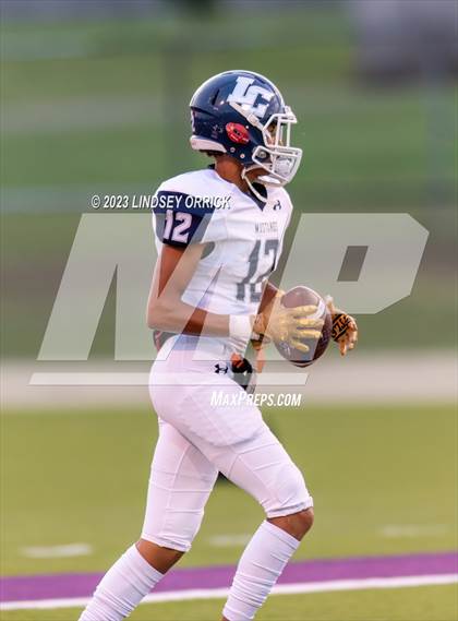 Thumbnail 3 in Lamar Consolidated @ Lake Creek photogallery.